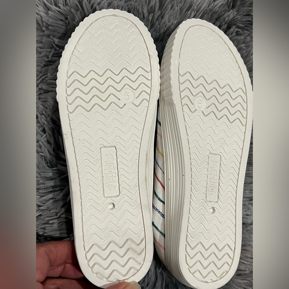 Mad Love multicolor rainbow shoes - Picture 4 of 6